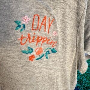 Aero Seriously Soft ‘Day Trippin’ Girl Tee Size XL